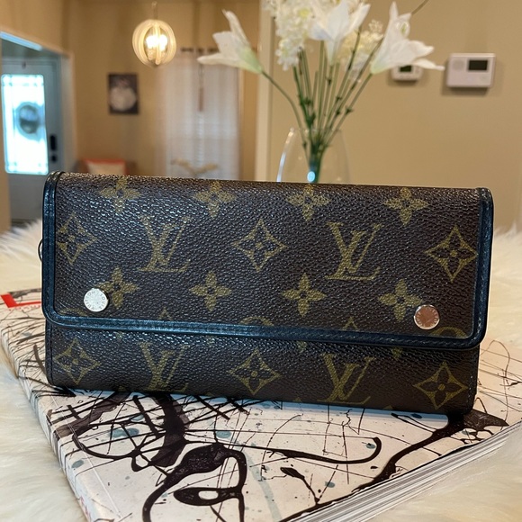 Louis Vuitton Handbags - Louis Vuitton Macassar Tri-Fold International Wallet